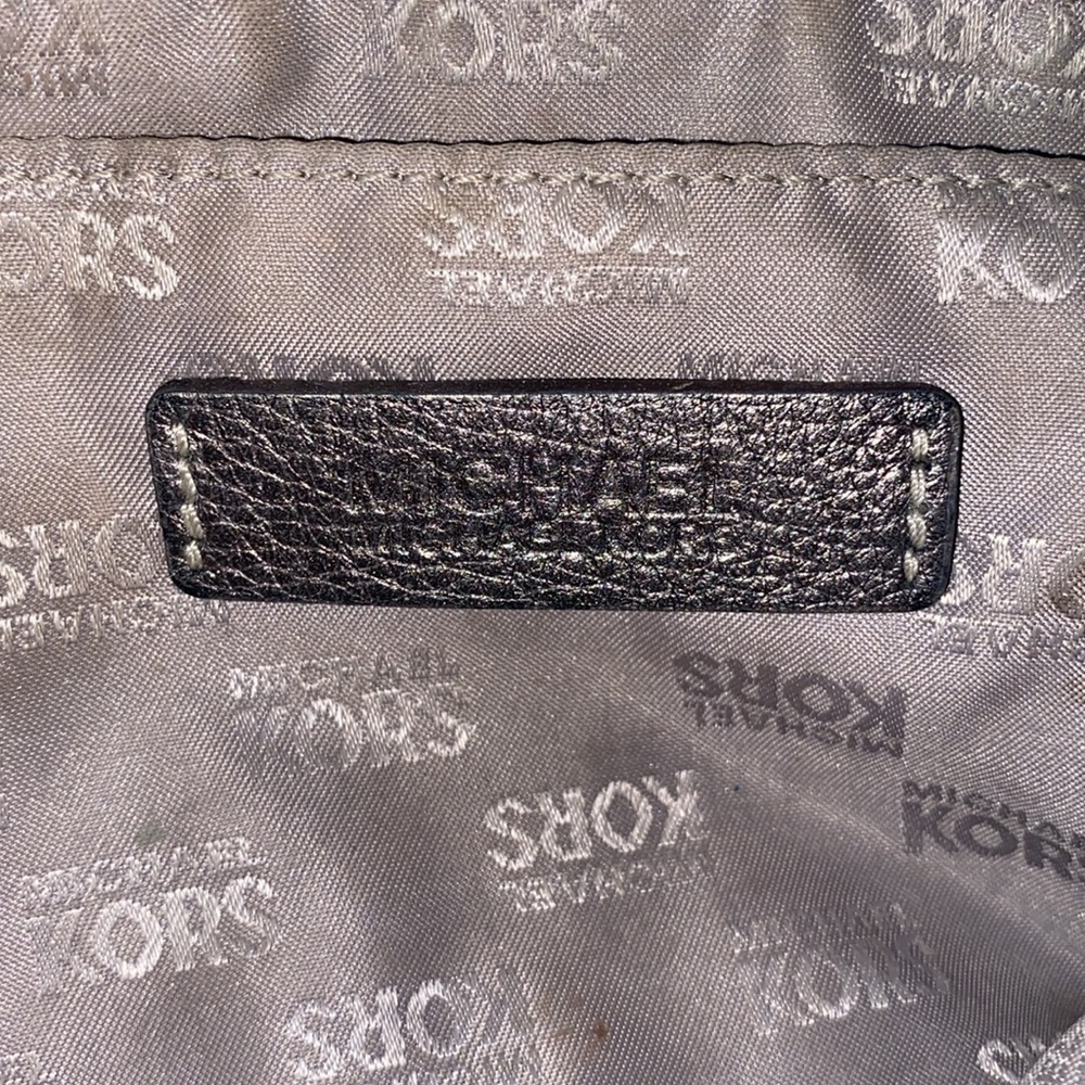 Women’s Michael Kors silver metallic silver Studded Hobo Shoulder Bag Purse - Picture 4 of 6